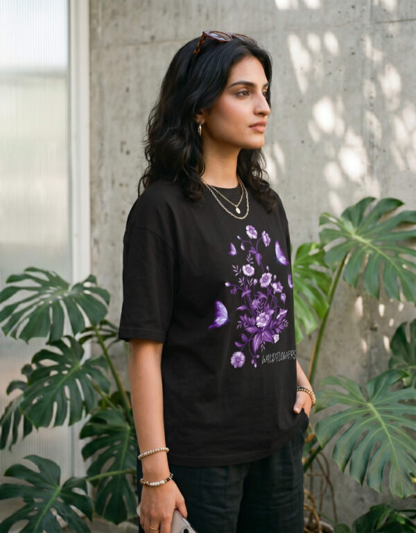 Wildflowers Minimalist Oversized Heavyweight T-Shirt For Women In Black Right